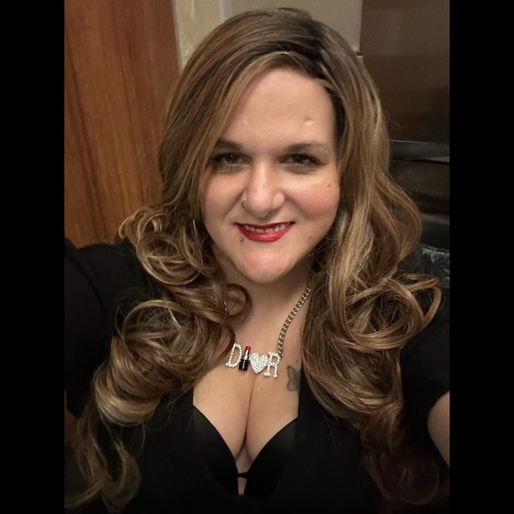 Going Live Now!! Fun times and Giveaways!! - Picture 4 of 7